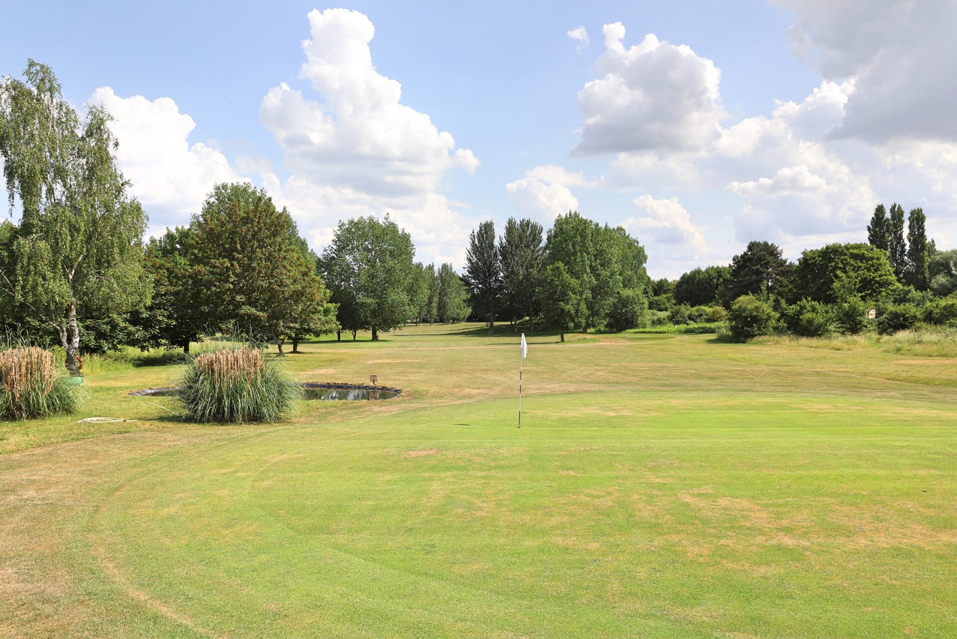 Henlow Golf Course hole 7 image 1