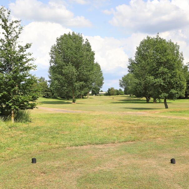 Henlow Golf Course hole 8 image 1