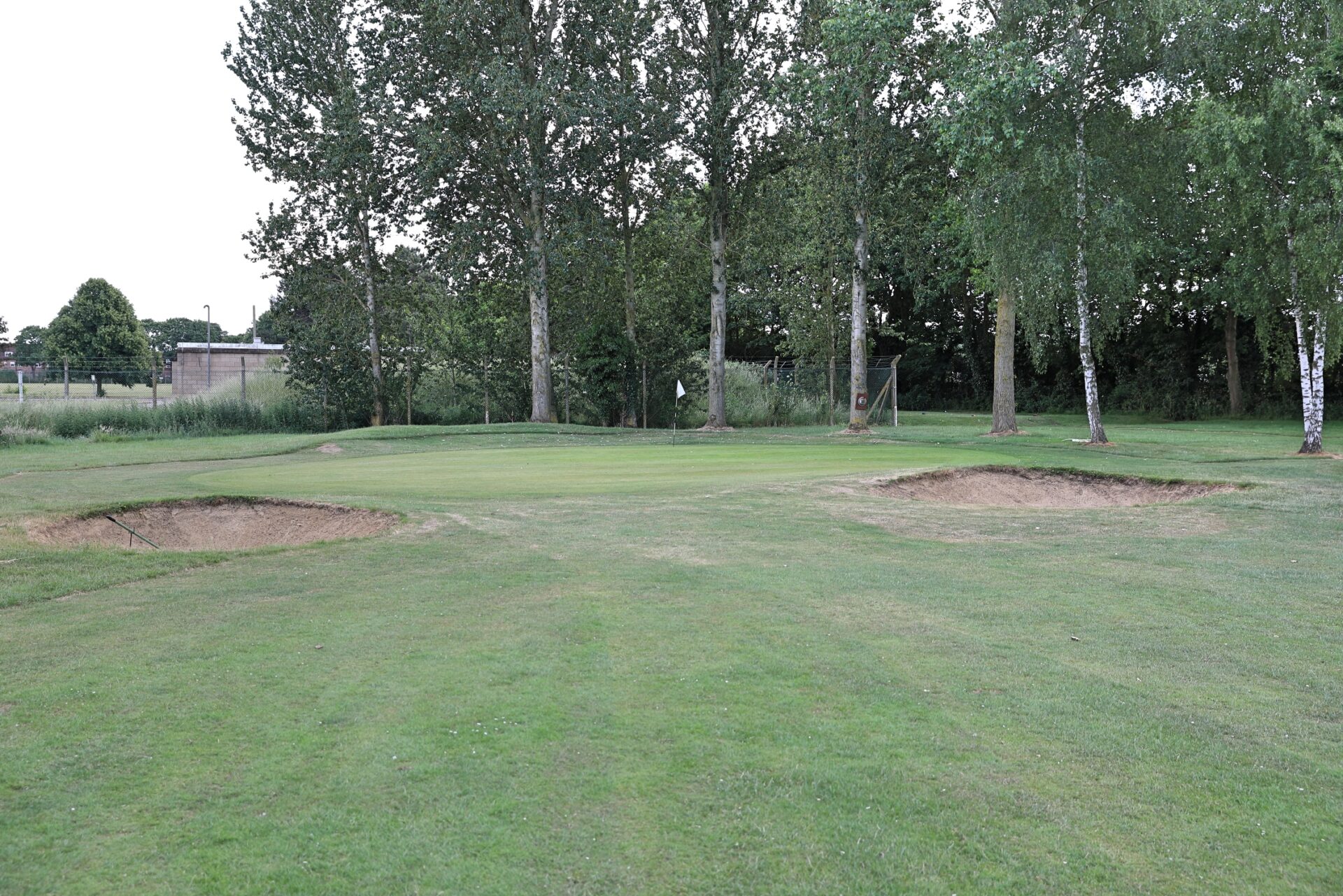 henlow golf club hole 15 image 1