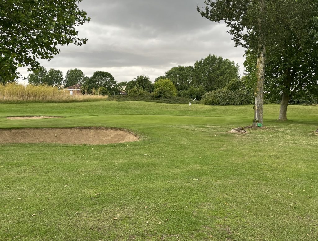 Photo of a hole at Henlow golf course.