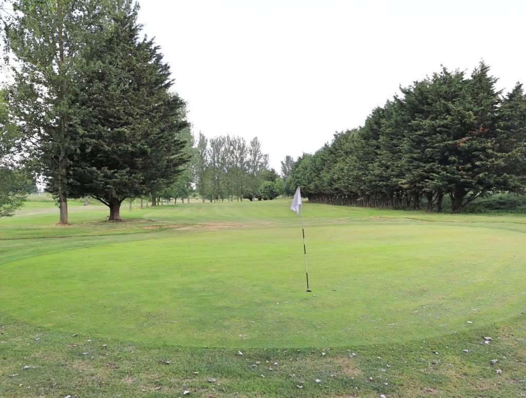 Henlow Golf Course hole 15 image 1